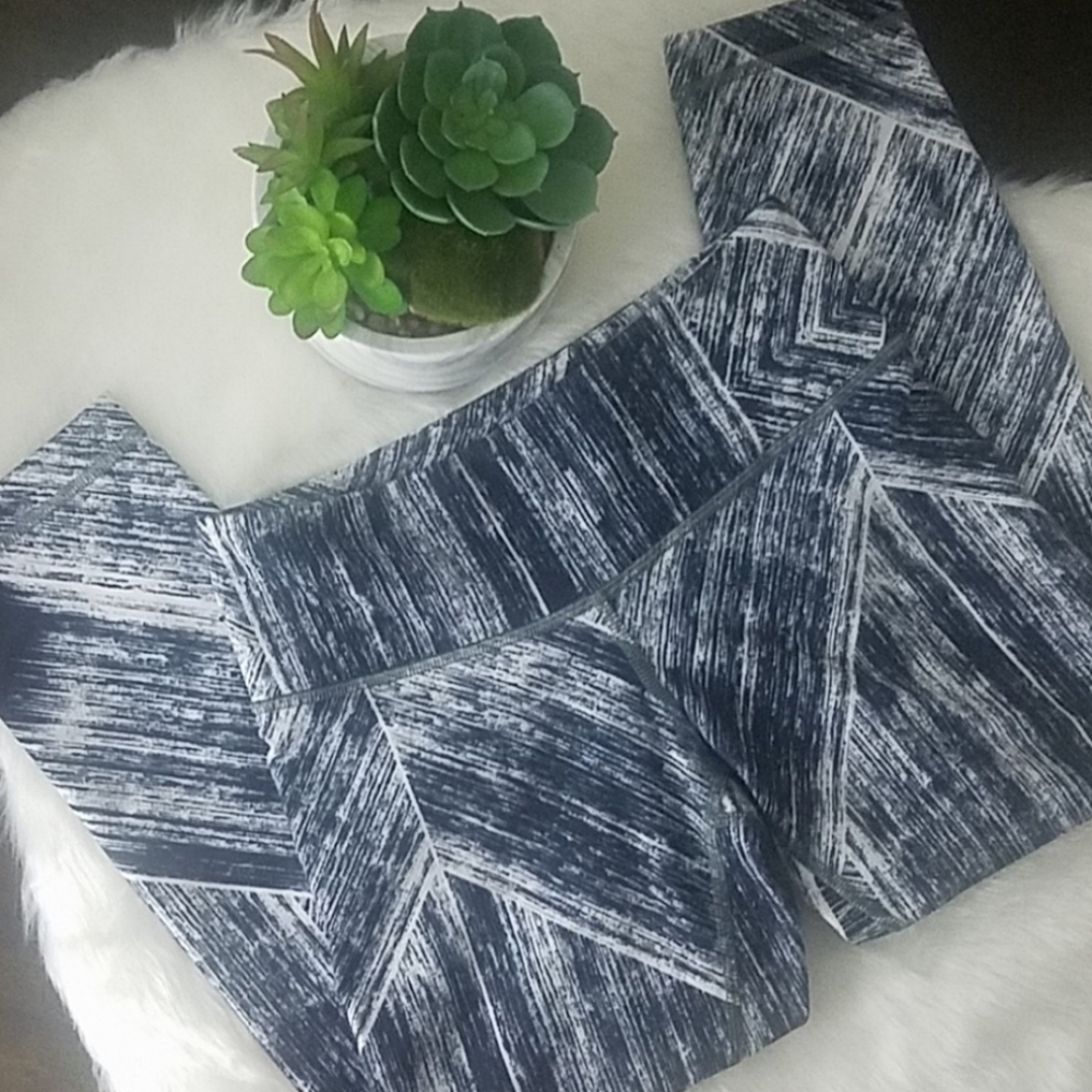 Lululemon Heatwave Crop Leggings Size 4